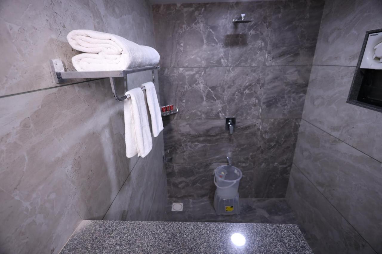 Lords Eco Inn Navsari Extérieur photo