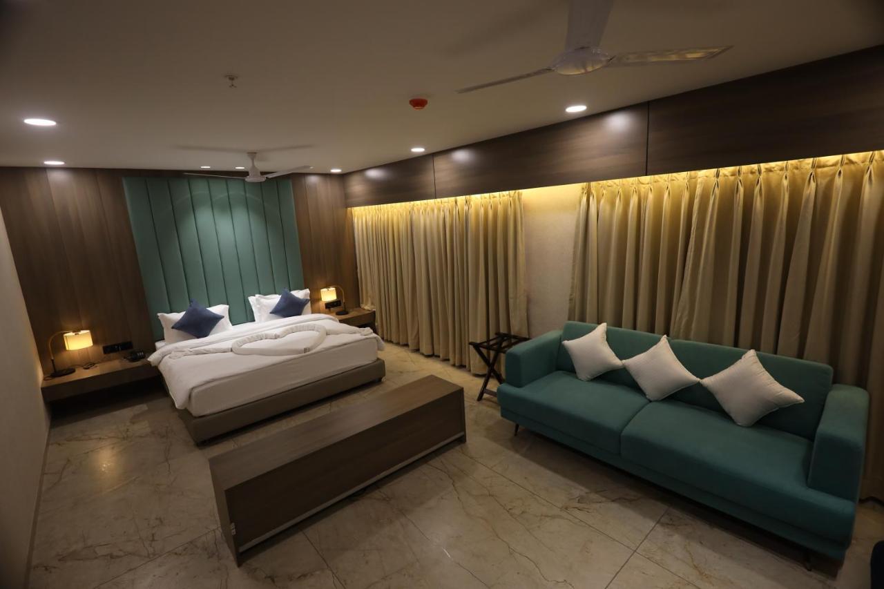Lords Eco Inn Navsari Extérieur photo
