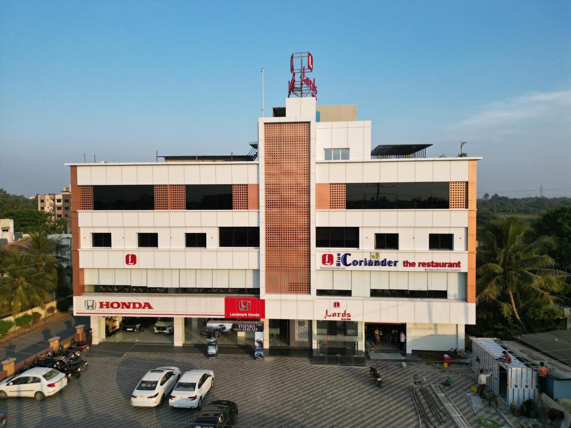 Lords Eco Inn Navsari Extérieur photo