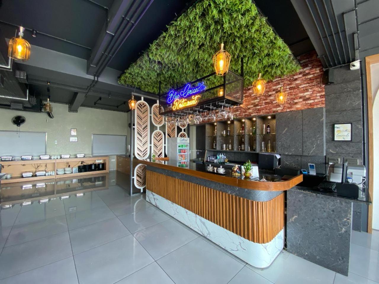 Lords Eco Inn Navsari Extérieur photo