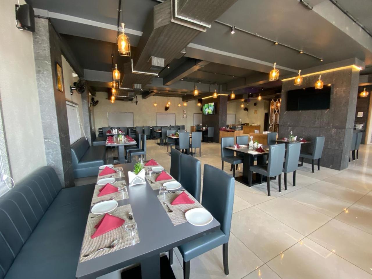 Lords Eco Inn Navsari Extérieur photo